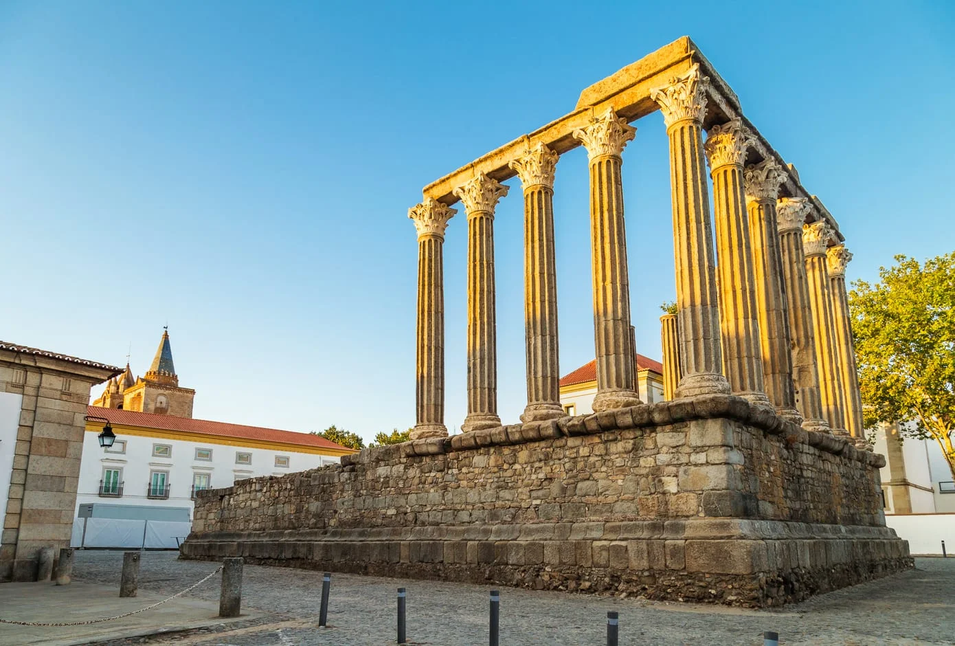 The Roman Temple of Évora, also referred to as the Templo de Diana. 
