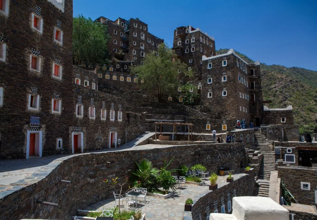 Grounds, Rijal Almaa