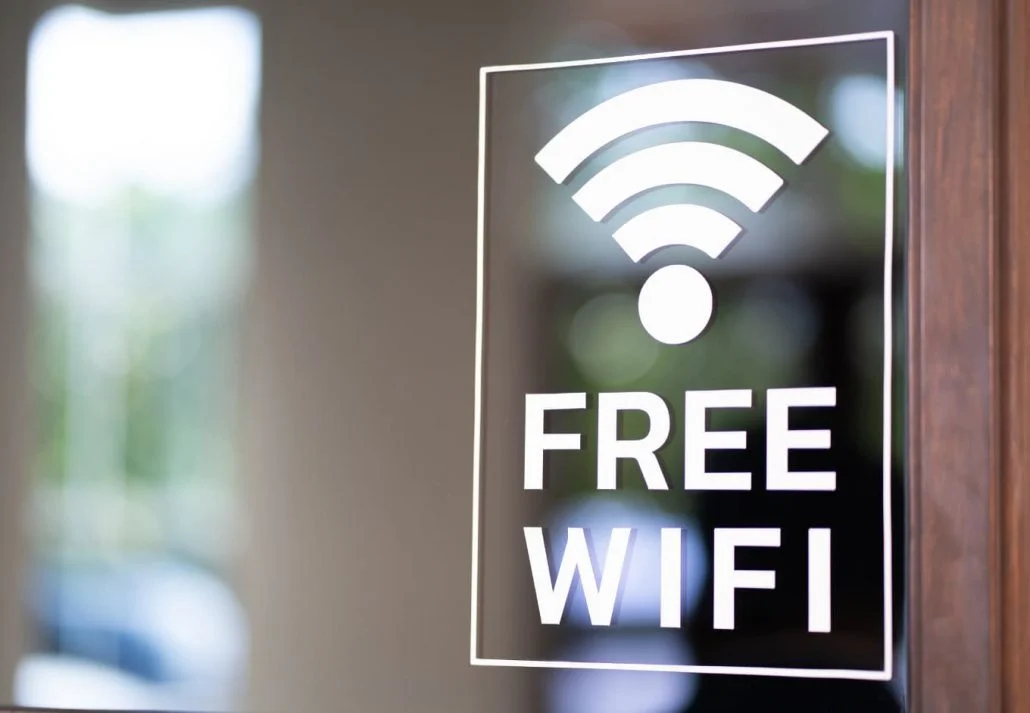 Travel scams - free public wifi