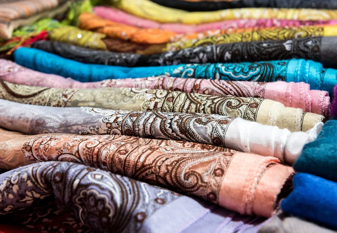what to do in hanoi vietnam silk shopping