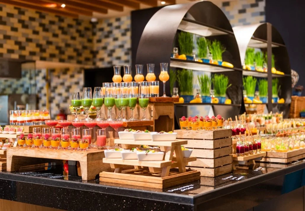 Dubai hotels with dinner buffets