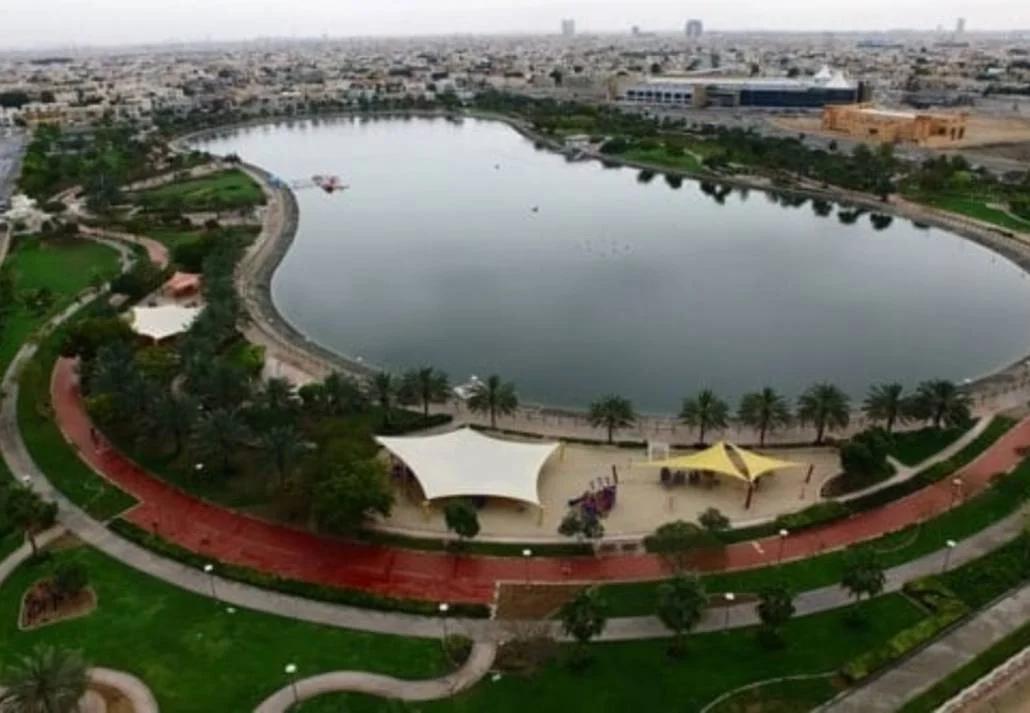 Local markets in Dubai - Al Barsha Pond Market