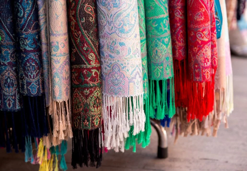 What to buy in Dubai - Pashmina Shawls