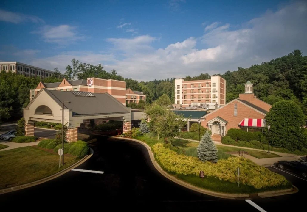 pet-friendly thanksgiving getaways in asheville